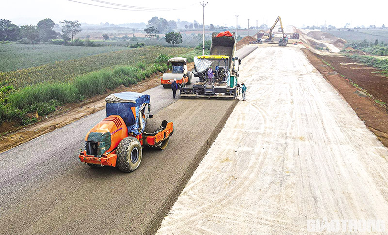 Hối hả “rào giậu” ngăn vi phạm trong xây dựng cao tốc Bắc – Nam