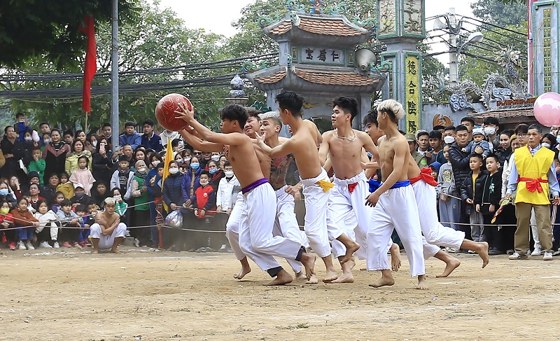 Tinh thần thượng võ tại lễ hội vật cầu Thuý Lĩnh