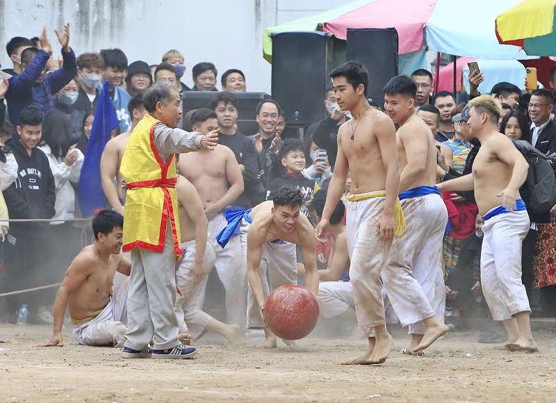 Tinh thần thượng võ tại lễ hội vật cầu Thuý Lĩnh