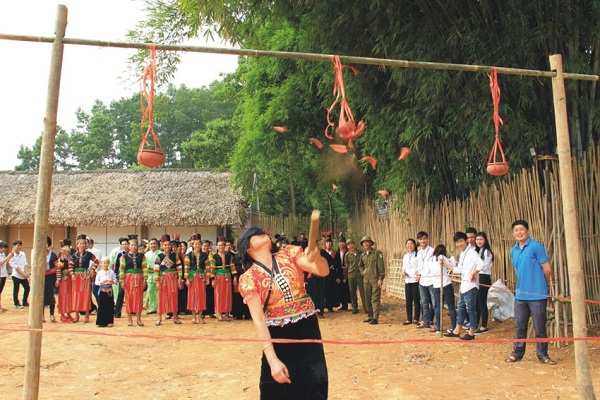 “Chất keo” gắn kết Tết cổ truyền