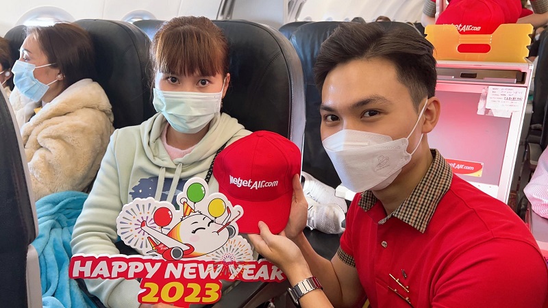 Các chuyến bay Vietjet đưa du khách đến với khắp các đầu sân bay, tưng bừng đón chào năm mới 2023