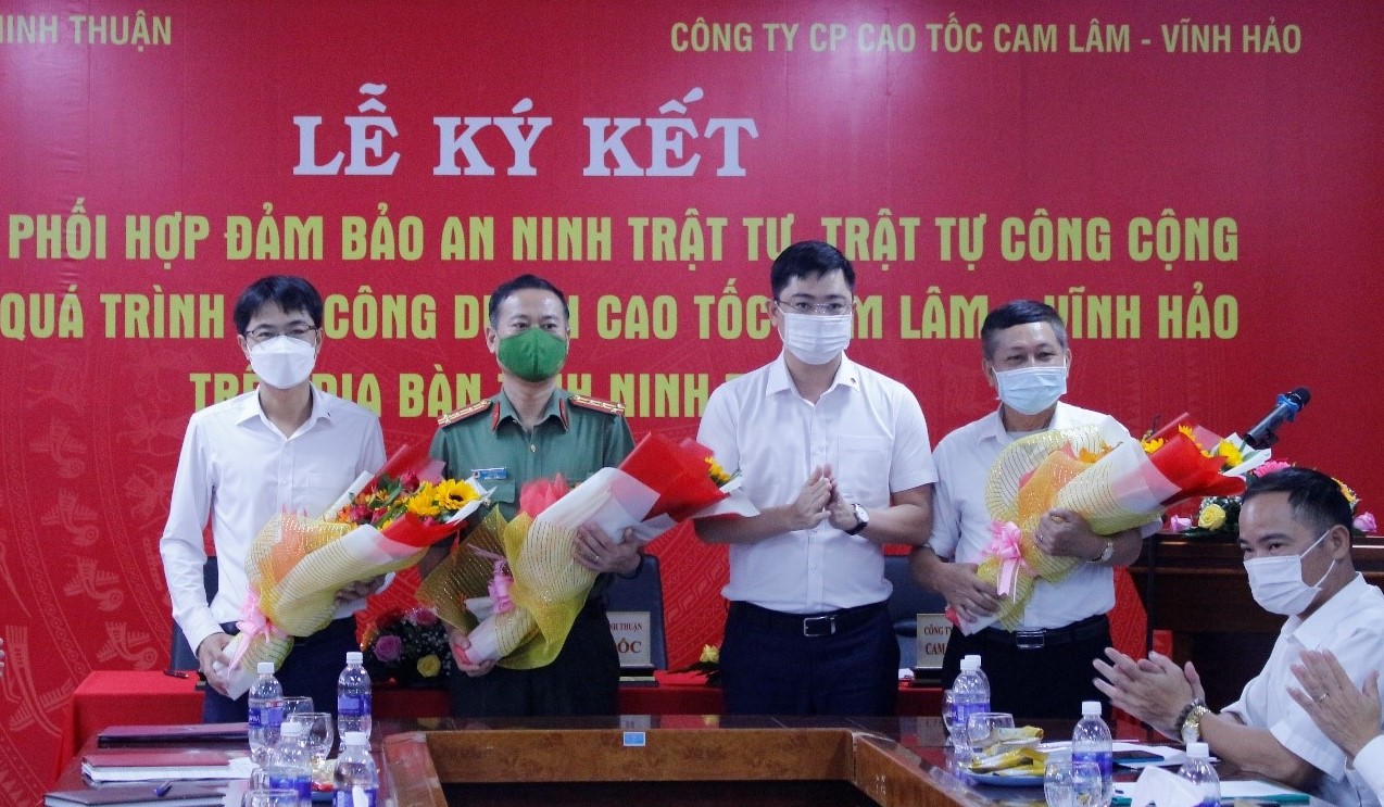 Ký kết quy chế phối hợp bảo đảm an ninh trật tự tại dự án cao tốc Cam Lâm – Vĩnh Hảo