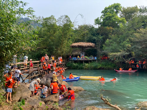 Khách sạn, khu nghỉ dưỡng kín chỗ