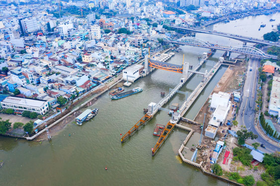 TP HCM: Nơi mừng thoát ngập, chỗ mòn mỏi chờ