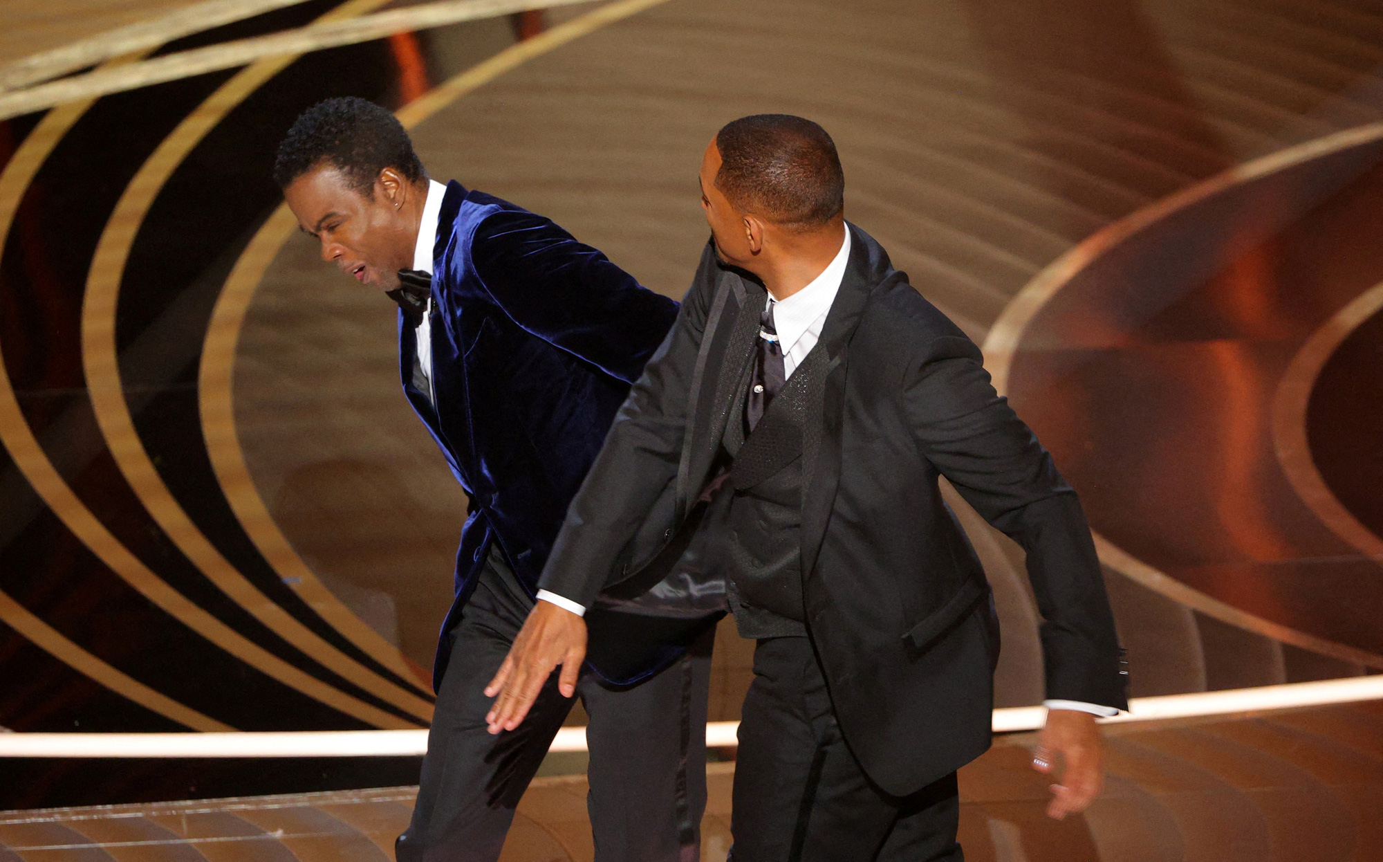 Will Smith mất nhiều sau cú tát Chris Rock