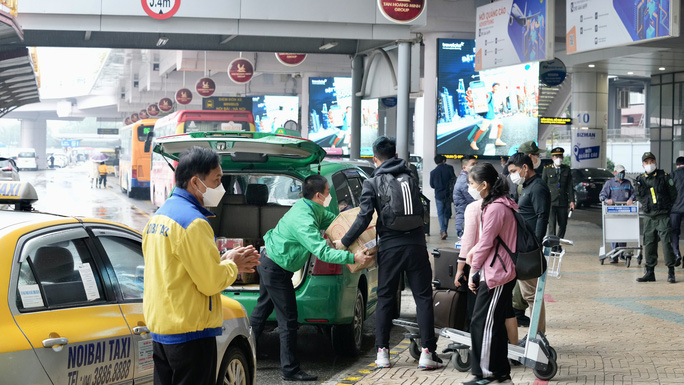 Áp dụng mức giá vé mới đối với ôtô ra vào các sân bay từ ngày 1-4