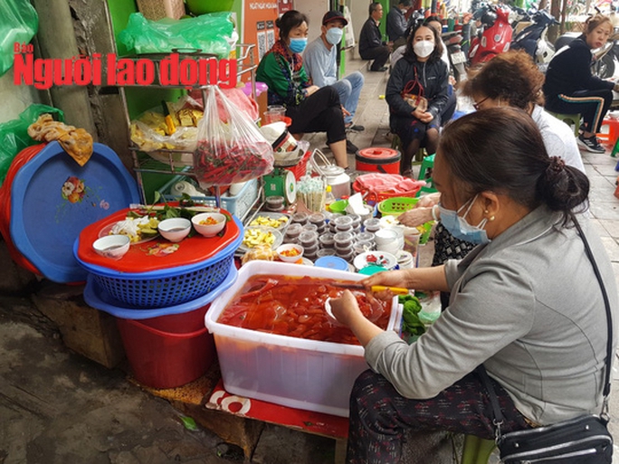 Hà Nội vào mùa sứa đỏ