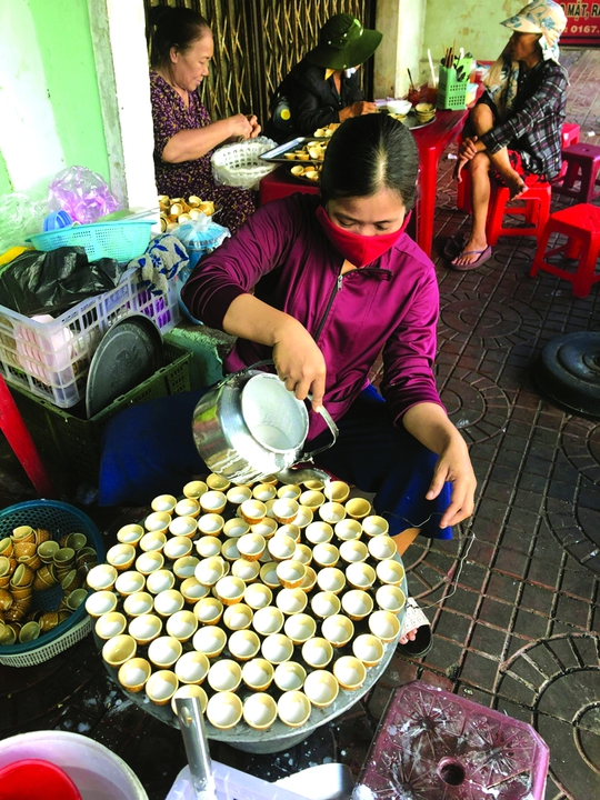 Ngồi ăn bên bếp lửa | Phụ nữ