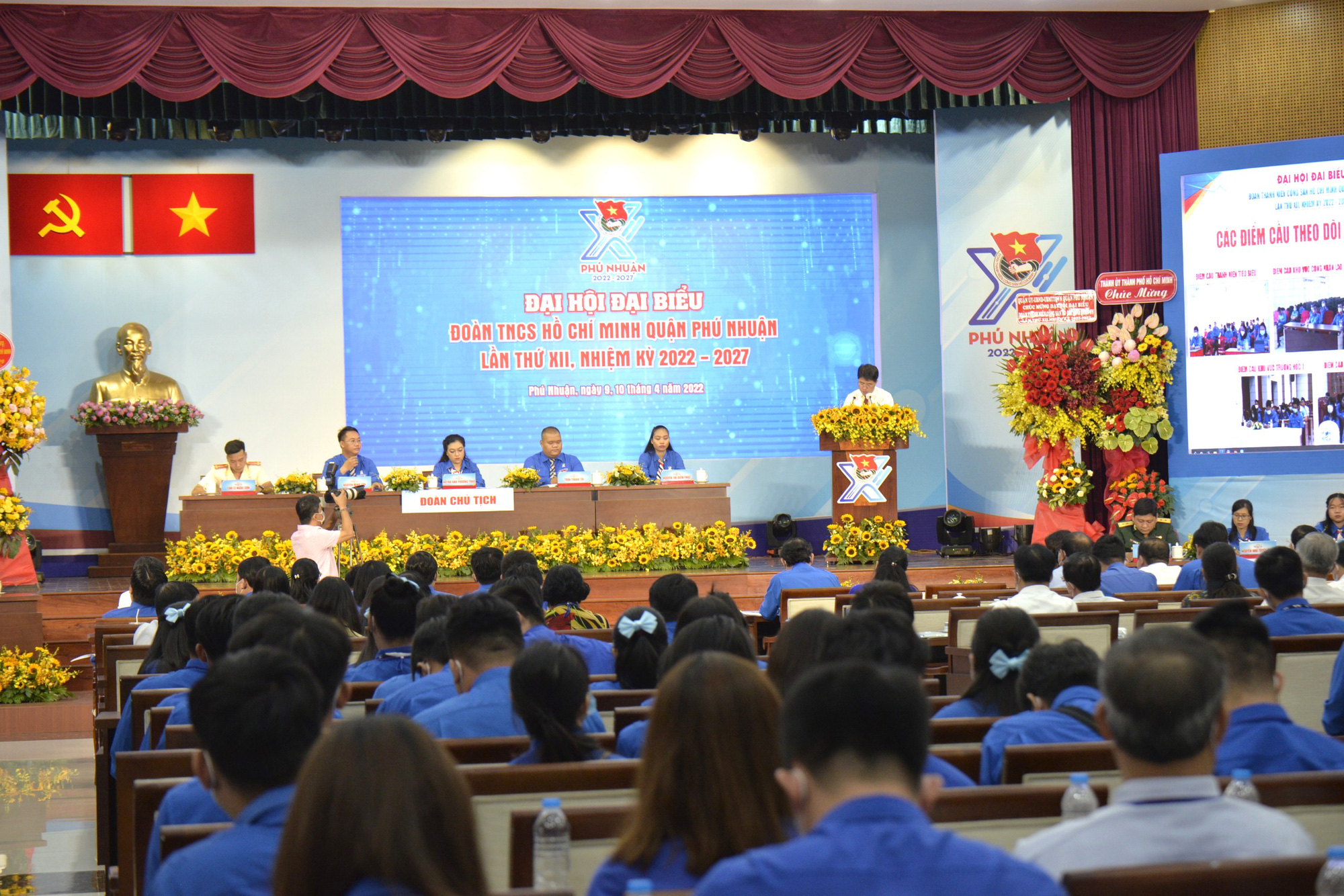 Tuổi trẻ cống hiến không phải để làm quan mà để trưởng thành