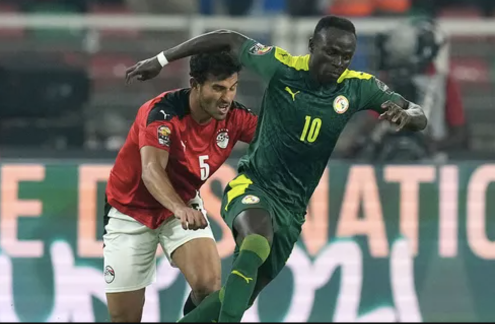 Mo Salah lại thua Sadio Mane, Ai Cập trao vé World Cup cho Senegal