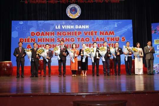 Vinh danh doanh nghiệp điển hình sáng tạo và thương hiệu Việt uy tín | Doanh nhân | Tài Chính