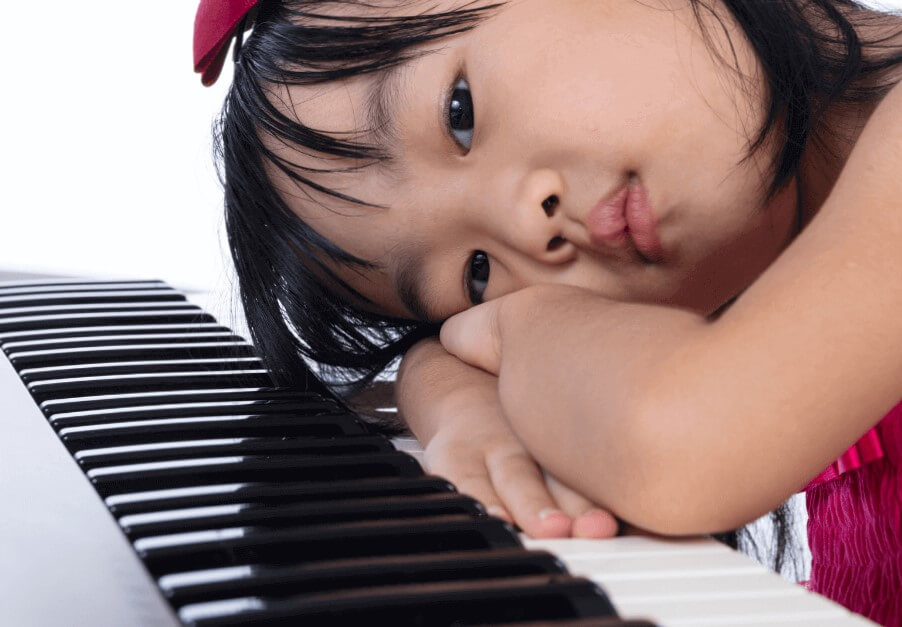 Nhiều phụ huynh ép con cái học Piano