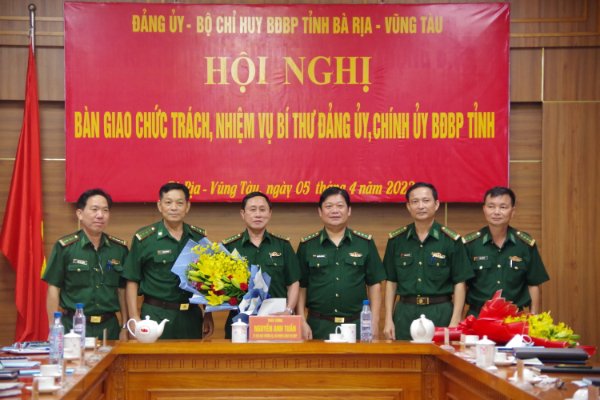 Bàn giao nhiệm vụ Bí thư Đảng ủy, Chính ủy Bộ đội Biên phòng tỉnh Bà Rịa -Vũng Tàu