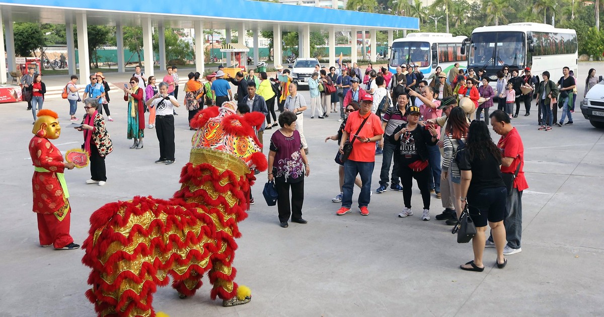Các chuyên gia của HSBC dự báo trong năm 2023, Việt Nam có thể đạt được tỷ lệ khách du lịch Trung Quốc quay lại từ 50-80%, tương ứng từ 3-4,5 triệu lượt.