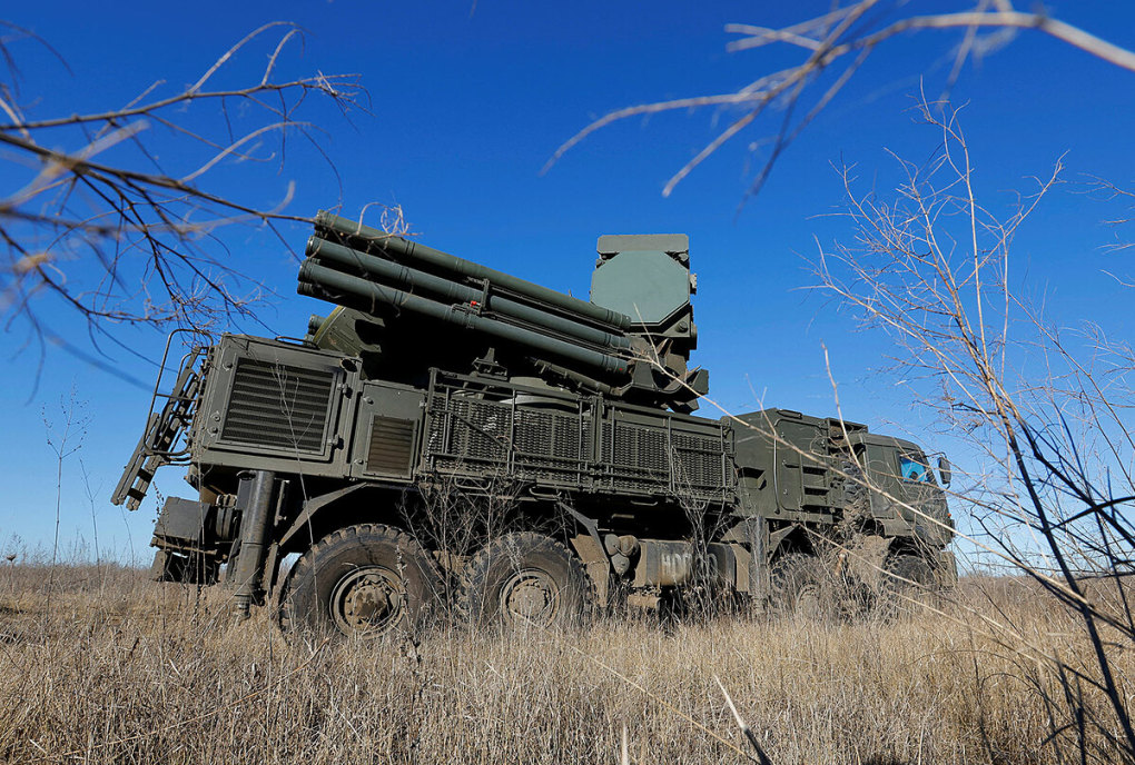 hệ thống tên lửa phòng không của Nga ở Lugansk ngày 25/1. Ảnh: Reuters.
