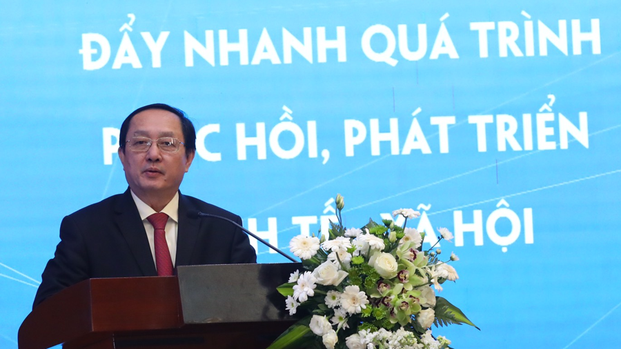 Bộ trưởng Huỳnh Thành Đạt phát biểu tại  trao Giải thưởng báo chí về khoa học và công nghệ năm 2021 diễn ra ngày 21-12-2022.