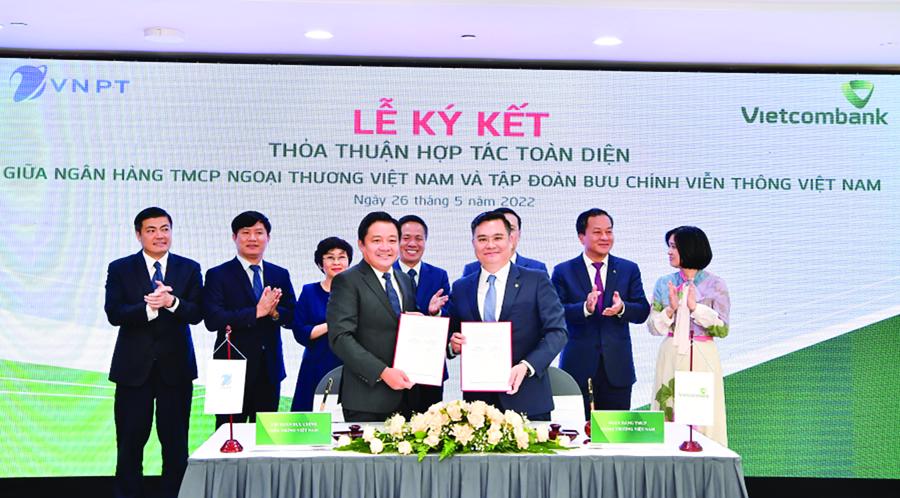 Tập đoàn VNPT ký kết hợp tác toàn diện với Ngân hàng Vietcombank.