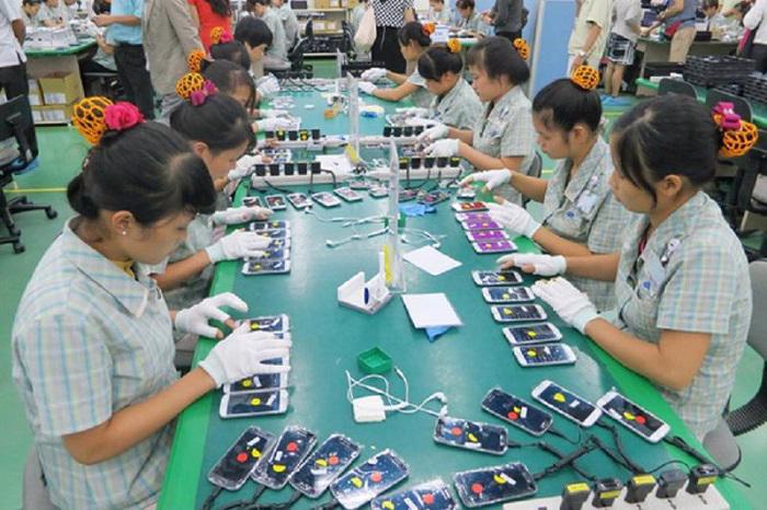 Trung Quốc là thị trường xuất khẩu chính của nhóm hàng điện thoại các loại và linh kiện.