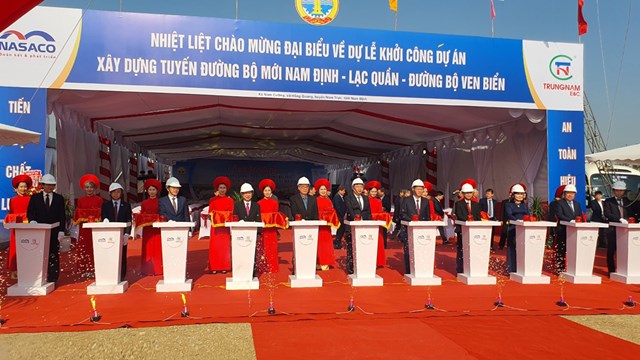 Nam Định khởi công xây dựng tuyến đường bộ mới Nam Định - Lạc Quần - Đường bộ ven biển trị giá gần 6.000 tỷ đồng - Ảnh 1