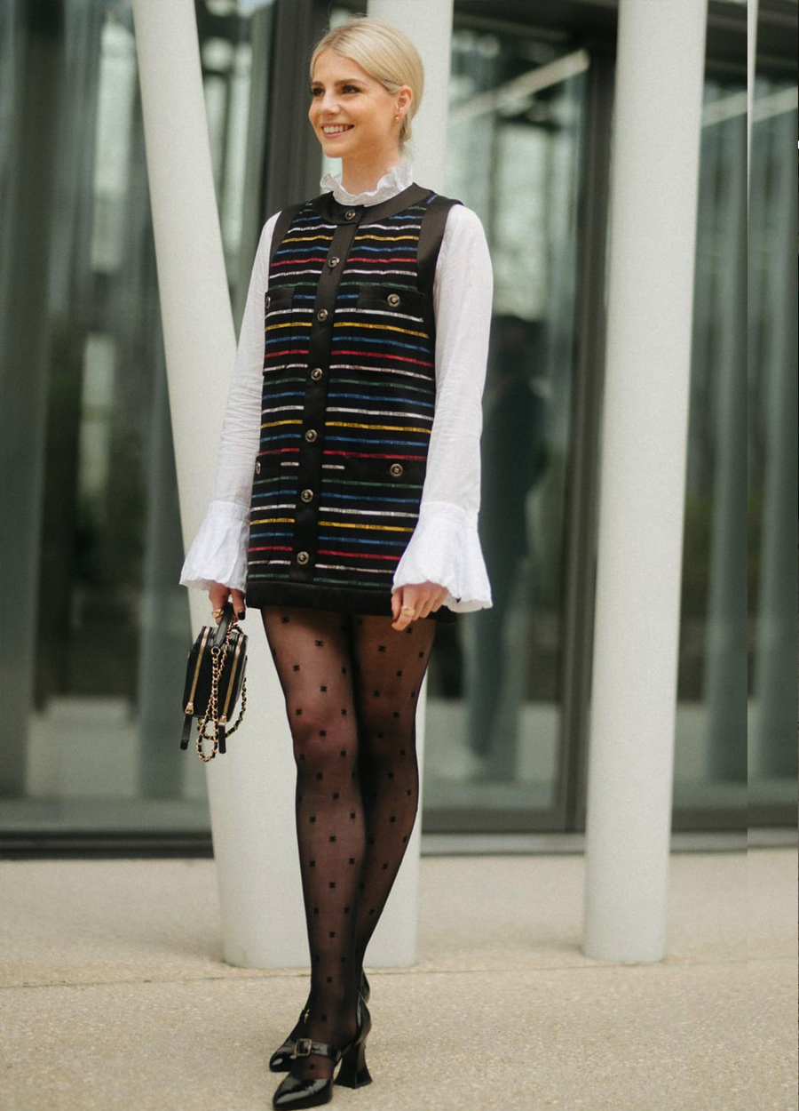 Lucy Boynton mặc đồ của Chanel trong một sự kiện thời trang ở Paris hôm 7/12. Ảnh: Chanel