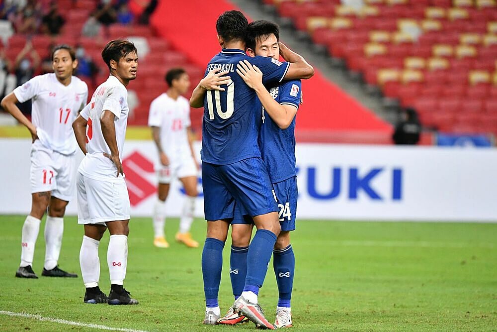 Cầu thủ Thái Lan ăn mừng chiến thắng 4-0 trước Myanmar tại AFF Cup 2020, ngày 11/12. Ảnh: Siam