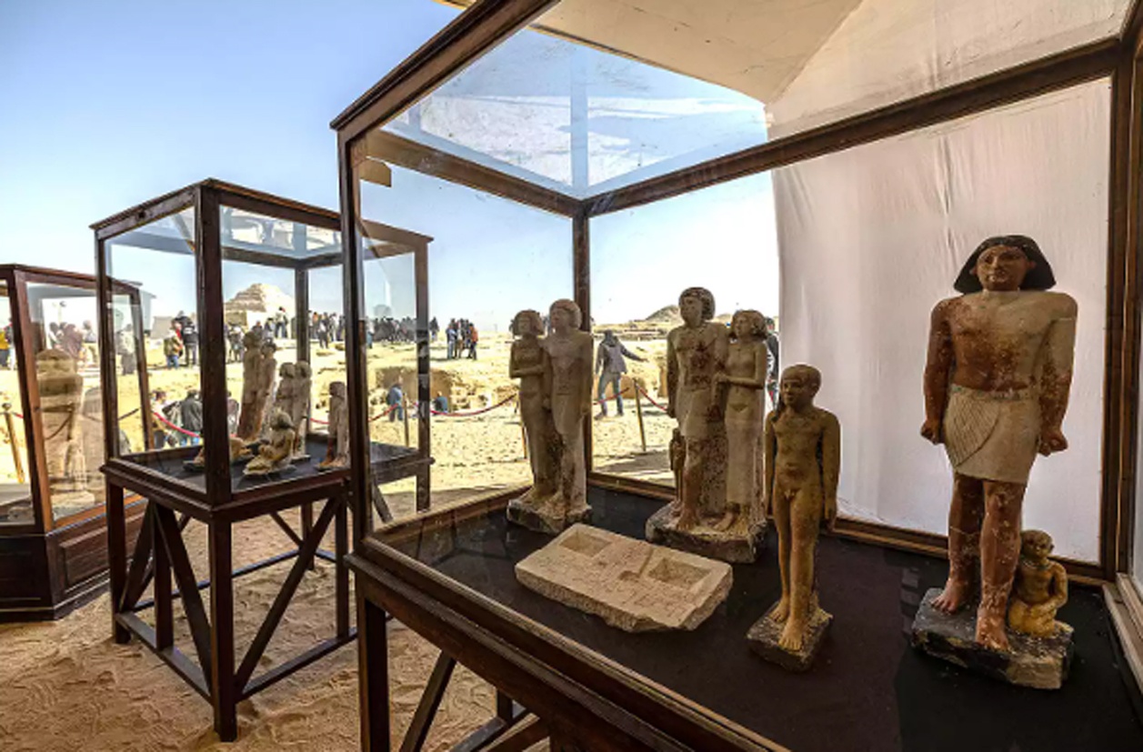 Phát hiện xác ướp 4.300 năm tuổi phủ vàng ở Ai Cập - ảnh 2