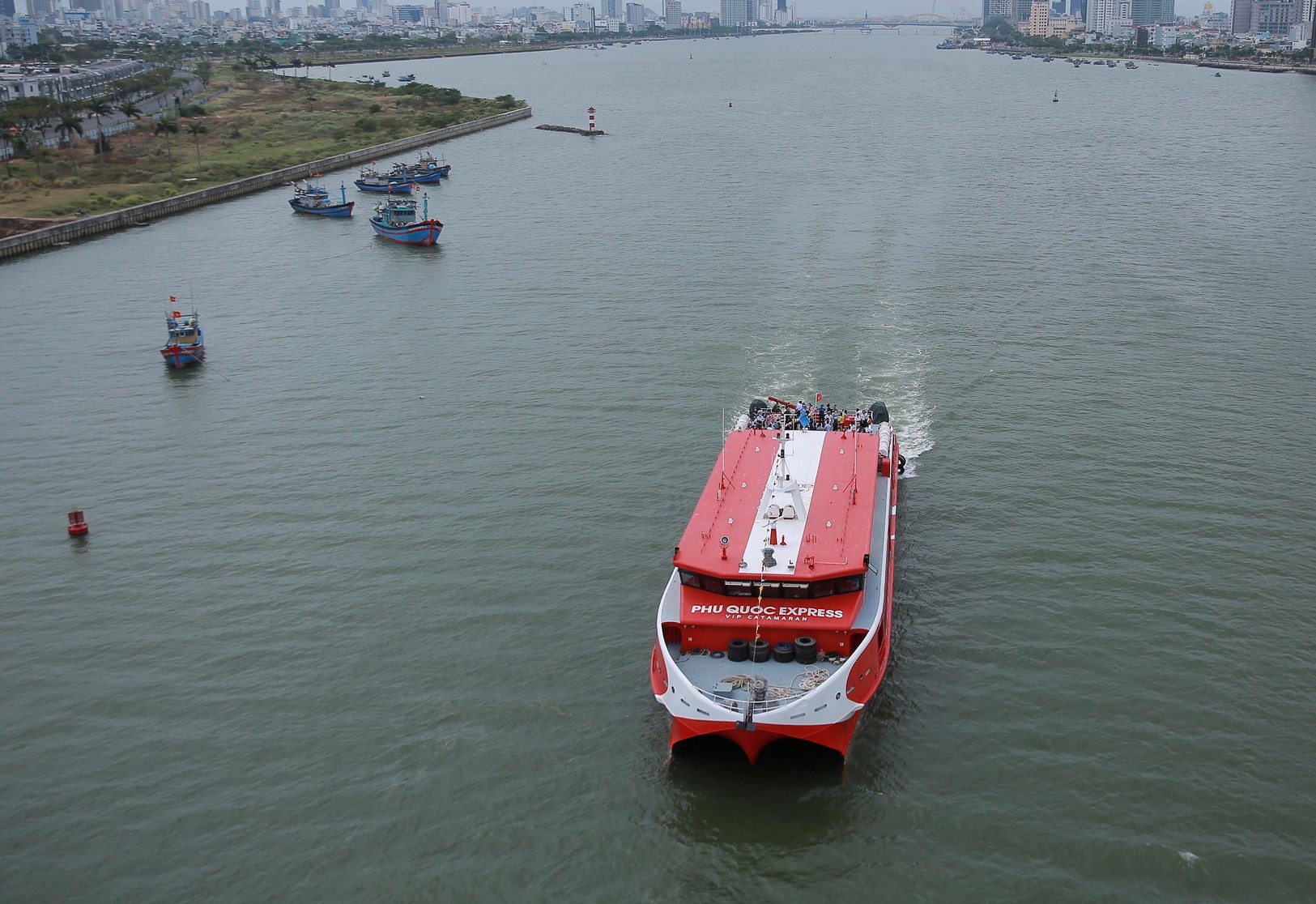 Đà Nẵng phát triển 7 tuyến du lịch đường thủy với du thuyền, khách sạn nổi - ảnh 1