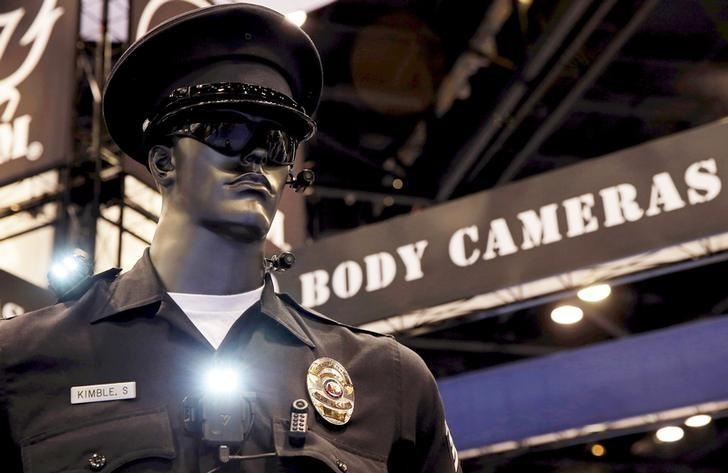 Cảnh sát Mỹ có thể chỉnh sửa nội dung clip quay từ camera tùy thân hay không? - ảnh 2