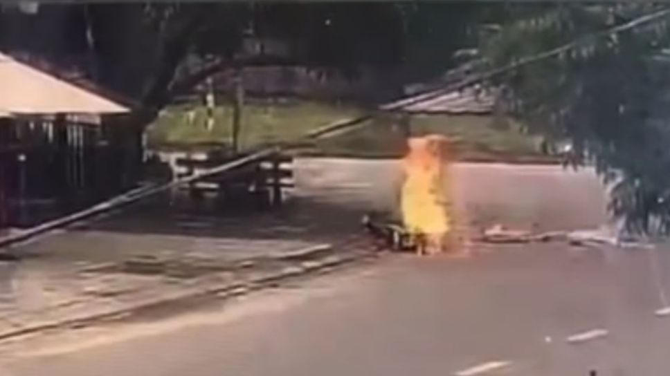 Quảng Nam: Công an điều tra vụ một phụ nữ bị tưới xăng đốt giữa đường - ảnh 2