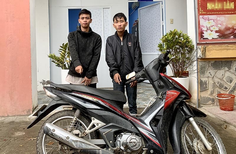 Bắt 2 nghi phạm trộm xe máy ‘xuyên Việt’ - ảnh 1