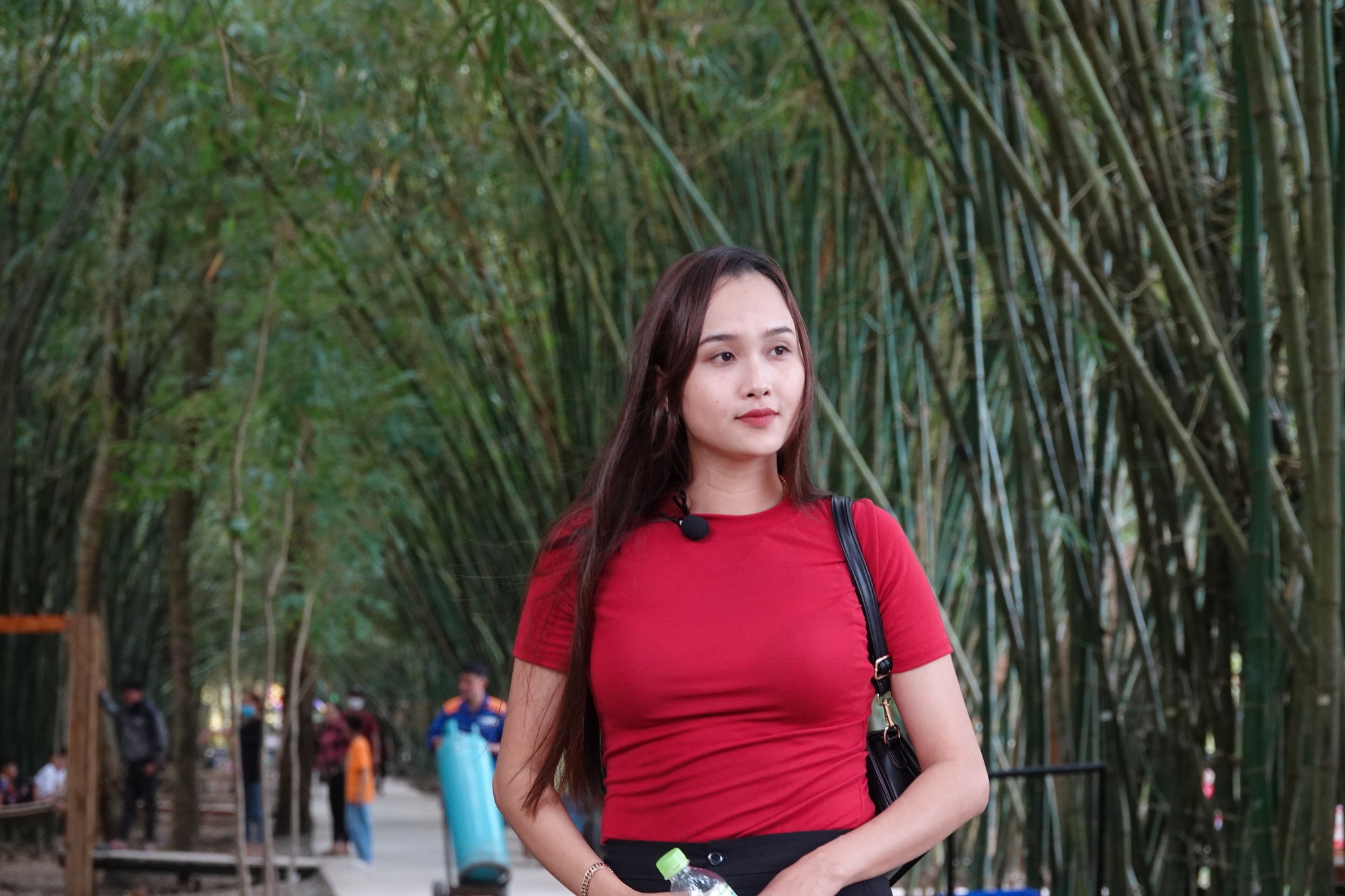 Du khách ùn ùn về miệt Hậu Giang check-in vườn tre đẹp nhất miền Tây - ảnh 4