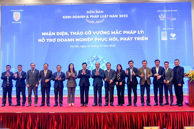 Phó Thủ tướng Thường trực Phạm Bình Minh: Hỗ trợ pháp lý cho doanh nghiệp phải thực chất, hiệu quả, bền vững - Ảnh 1