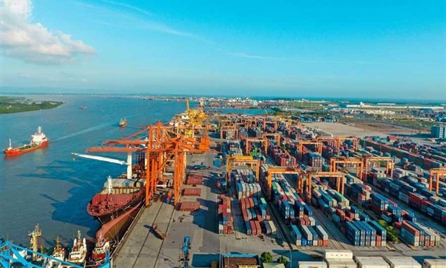 Từ 1/1/2023, Hải Phòng giảm 50% phí hạ tầng cảng biển - Ảnh 1