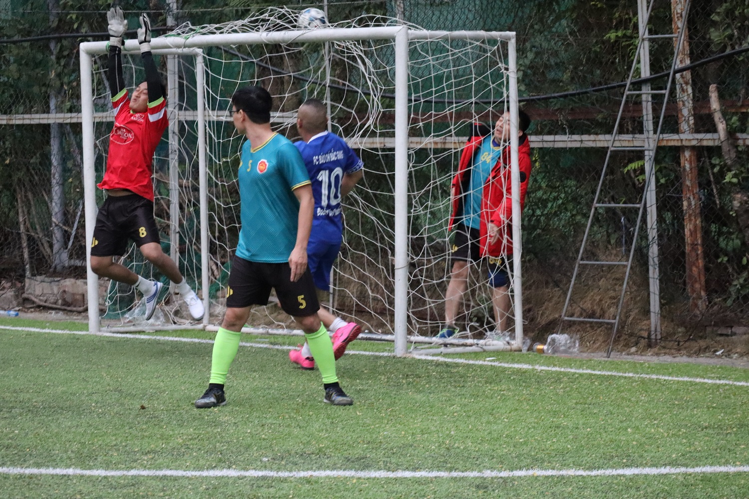 FC Bắc Giang đã dẫn 2 - 0 trước FC Thanh Hóa ở hiệp 1.