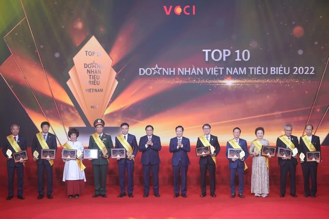 TỔNG THUẬT: Tôn vinh Doanh nhân Việt Nam tiêu biểu 2022 - Ảnh 1.