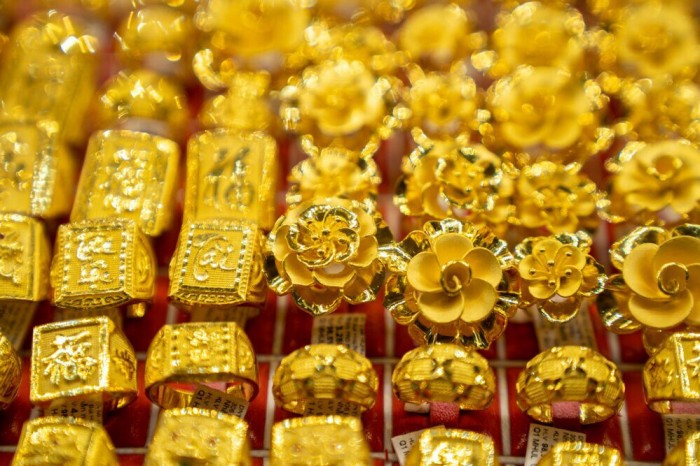 Giá vàng hôm nay (23/12): Giá vàng thế giới tiếp đà giảm mạnh