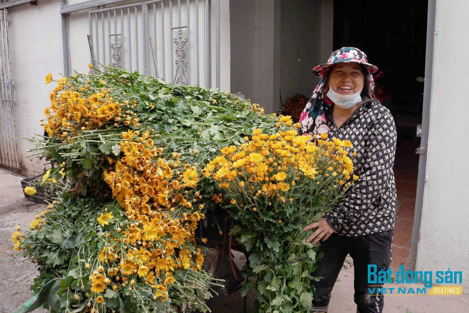 Giá hoa tươi Tây Tựu vào vụ Tết giảm thấp