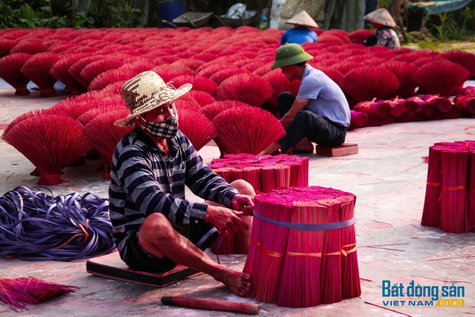 Làng hương Quảng Phú Cầu tất bật vào vụ Tết